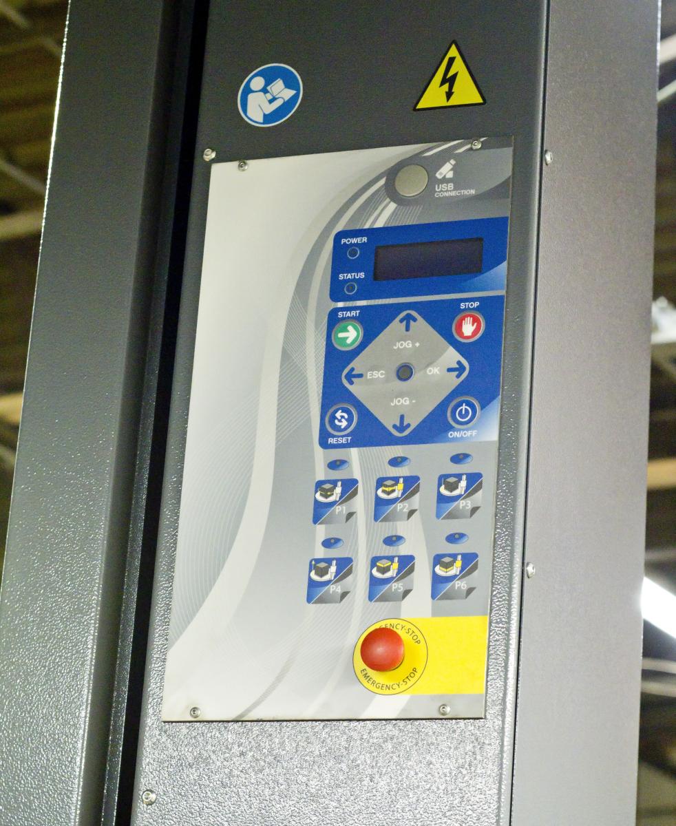 Handle-It Model 1100 Semi-Automatic Turntable Stretch Wrap Machine