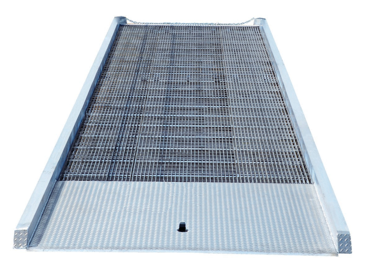 Vestil Aluminum Yard Ramp 432 In. x 86 In. 20000 Lb. Capacity Silver
