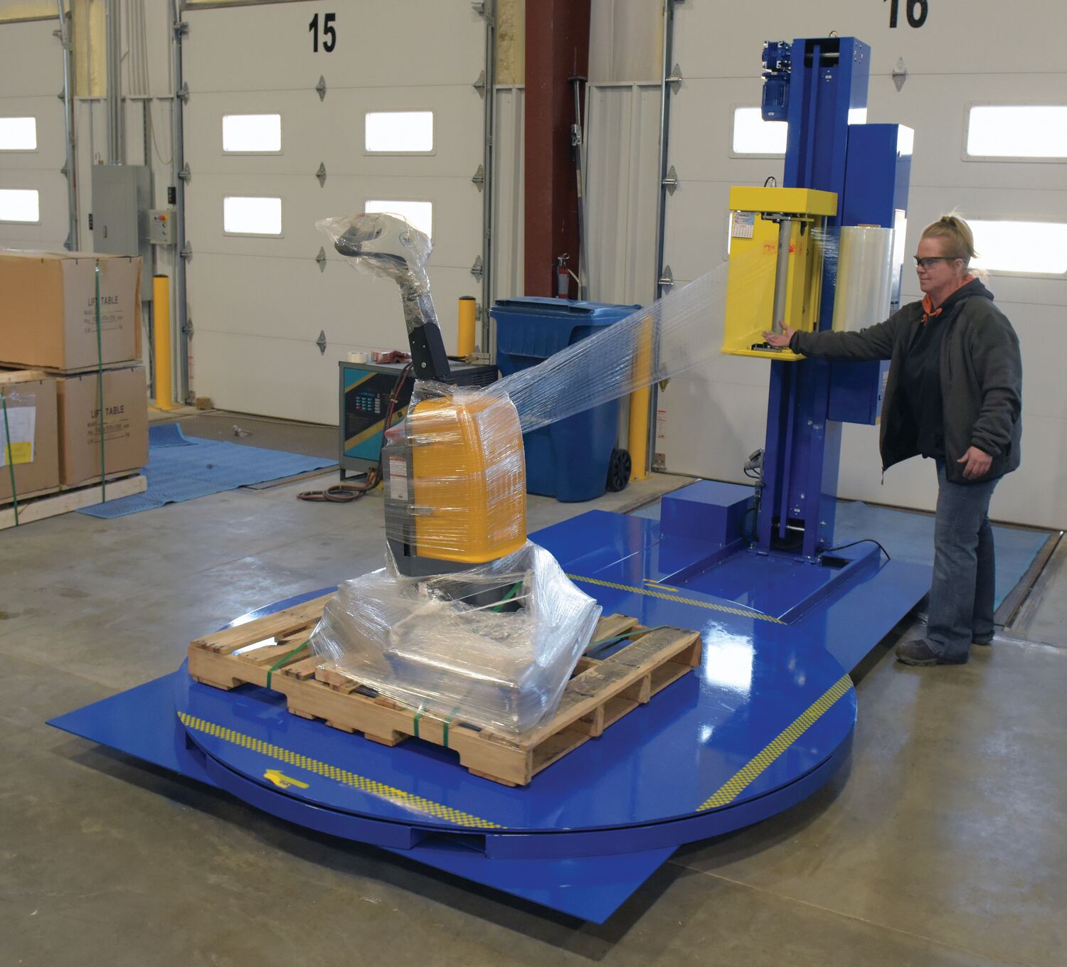 Vestil Auto Wrap Stretch Wrapper 78-3/4 In. Turntable Diameter 4,000 Lb. Capacity Blue